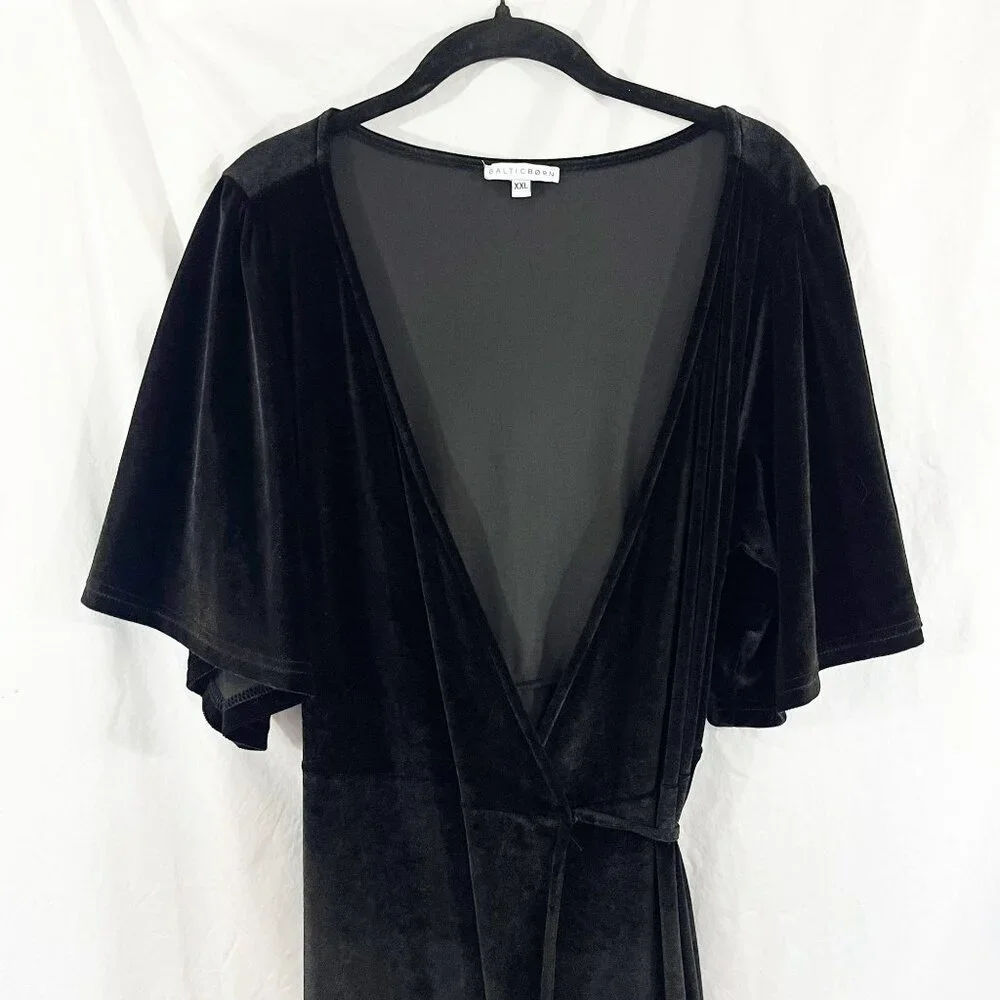 Baltic Born elegant black